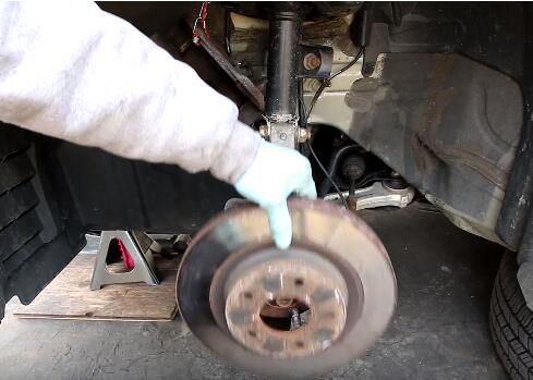 How to Change the Brake Pads And Rotors (11)