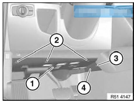 How-to-Remove-BMW-CAS-MC9S12-1-Series-2004-2012-4