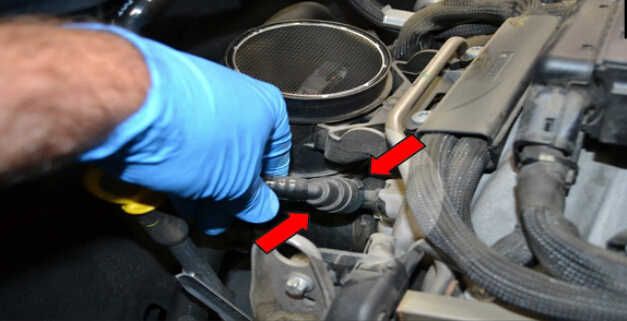 Replace MAF Sensor for Mercedes Benz W204 (4)