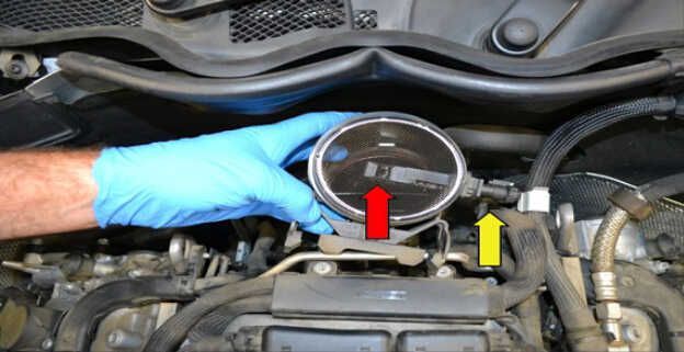 Replace MAF Sensor for Mercedes Benz W204 (7)