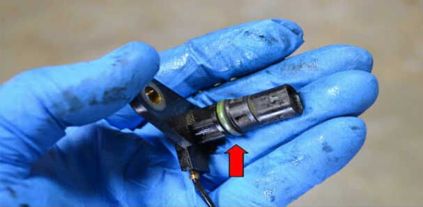 How to Replace Oil Level Sensor for Mercedes Benz (13)